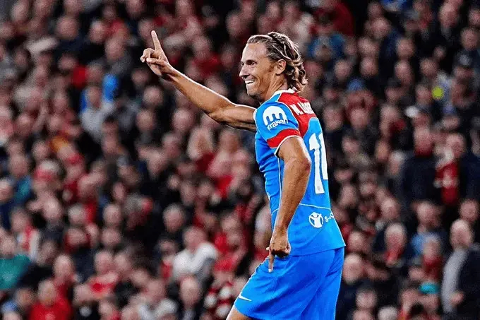 法甲巅峰对决：马赛主场迎巴黎圣曼，中游劲旅能否阻击榜首霸主？